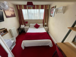 Victoria House - Self Catering Quiet Guesthouse - Adult Singles and Couples Only